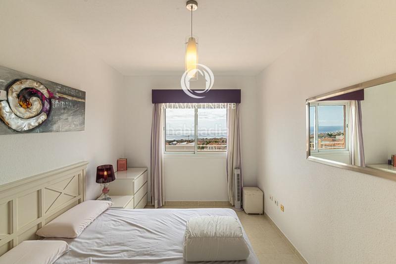 Foto acaf3be6-ccb6-4e38-ac92-cb15c7929036. Apartamento ático con espectacular terraza panorámica en costa el madroñal en Adeje