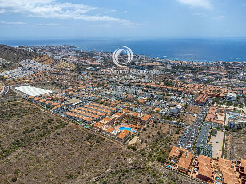 Foto bc1ed145-6ed3-4b92-bda9-a8b5e0538bbb. Apartamento ático con espectacular terraza panorámica en costa el madroñal en Adeje