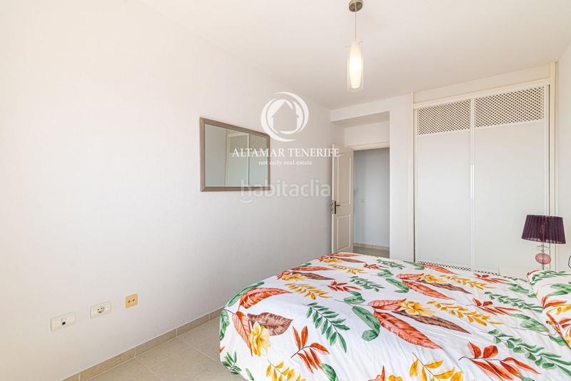 Foto d9b7748f-a885-46d6-8413-f61062b452f6. Apartamento ático con espectacular terraza panorámica en costa el madroñal en Adeje