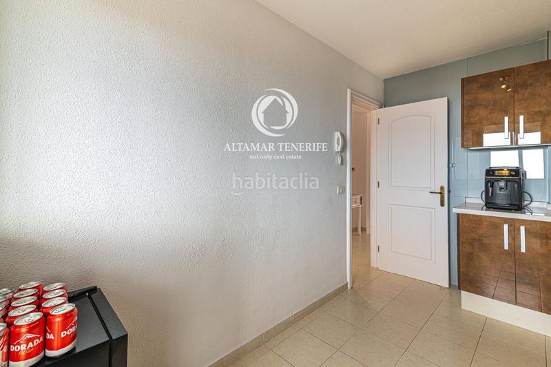 Foto e9f1cd03-bdf6-45a6-8f3c-96bab4b2028b. Apartamento ático con espectacular terraza panorámica en costa el madroñal en Adeje