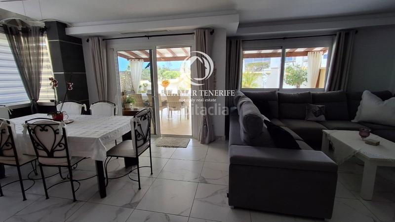Foto 679b35e4-8444-4bf0-94bf-1f6fd9a44761. Casa adossada amb aparcament piscina a Playa Fañabé Alto Adeje