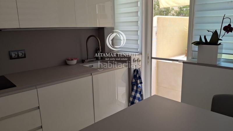 Foto da1a3a0a-1a2e-4f86-912e-83a6c7e23501. Casa adossada amb aparcament piscina a Playa Fañabé Alto Adeje
