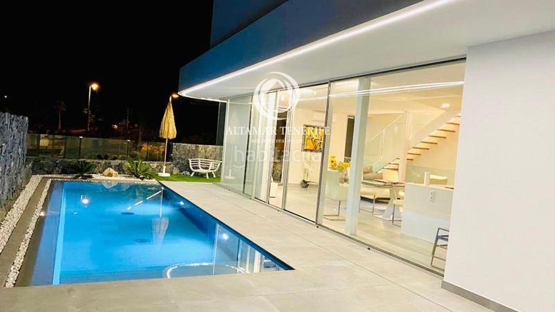 Foto 8809e174-ecb7-439a-93d1-3ff8d3738bf4. Maison avec parking piscine dans Callao Salvaje - Playa Paraíso Adeje