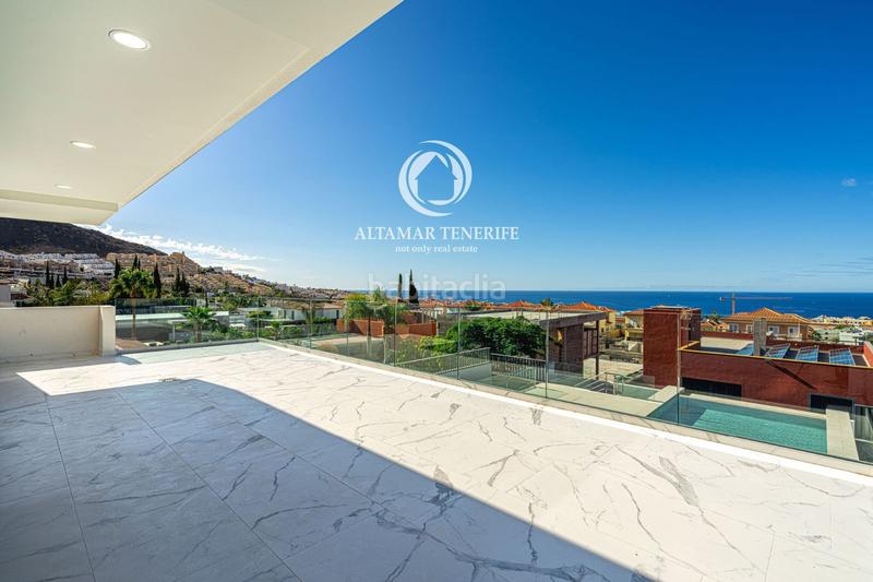 Foto 2bf18232-9231-4948-bf4d-34ef7b88e795. House with parking pool in Playa Fañabé Alto Adeje