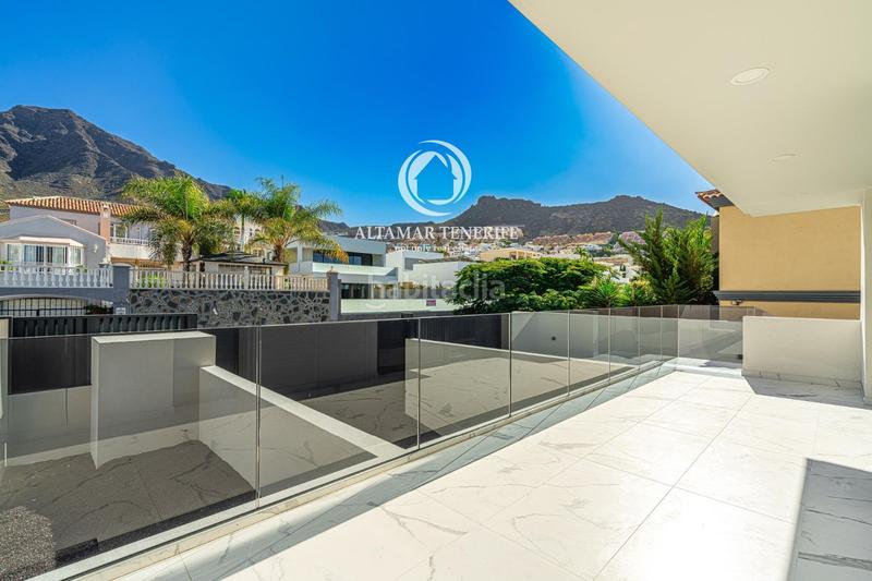 Foto 2fc25721-f5be-4dda-9475-bea605e2b55f. House with parking pool in Playa Fañabé Alto Adeje