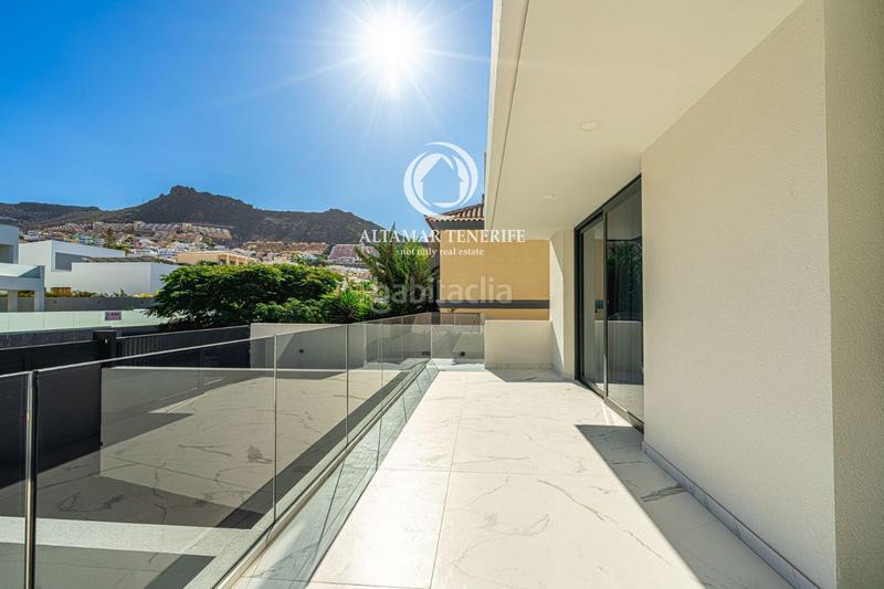 Foto 57c231c9-b7f9-48b0-8654-9ee3c80c4c12. House with parking pool in Playa Fañabé Alto Adeje