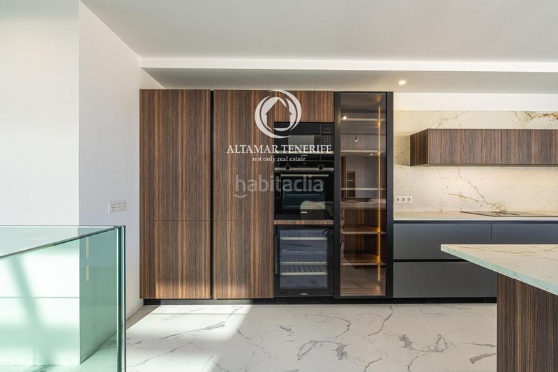 Foto 69740f09-cb48-49a6-8c63-e861a3ff0f50. House with parking pool in Playa Fañabé Alto Adeje