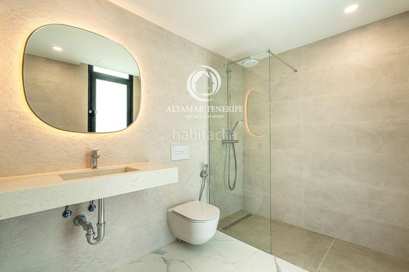 Foto 6d561b6d-dd32-4421-b2ba-cb7db19f0a23. House with parking pool in Playa Fañabé Alto Adeje