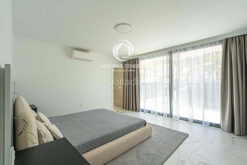 Foto 943b0ec6-70e9-4a55-932c-053803919e4c. House with parking pool in Playa Fañabé Alto Adeje