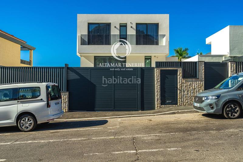 Foto 99189d9c-7e0a-423d-98af-99caf8a228f1. House with parking pool in Playa Fañabé Alto Adeje