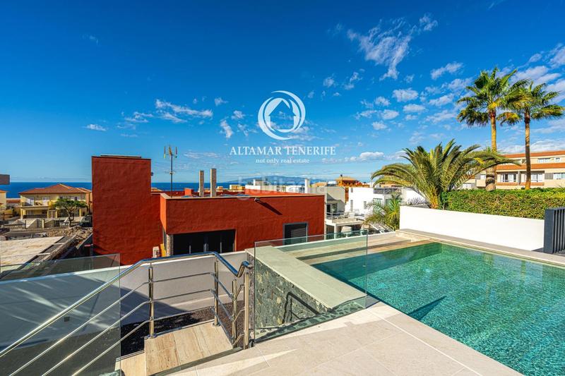 Foto afe3d12b-1ff4-4754-a30c-dcedfbb69b3f. House with parking pool in Playa Fañabé Alto Adeje