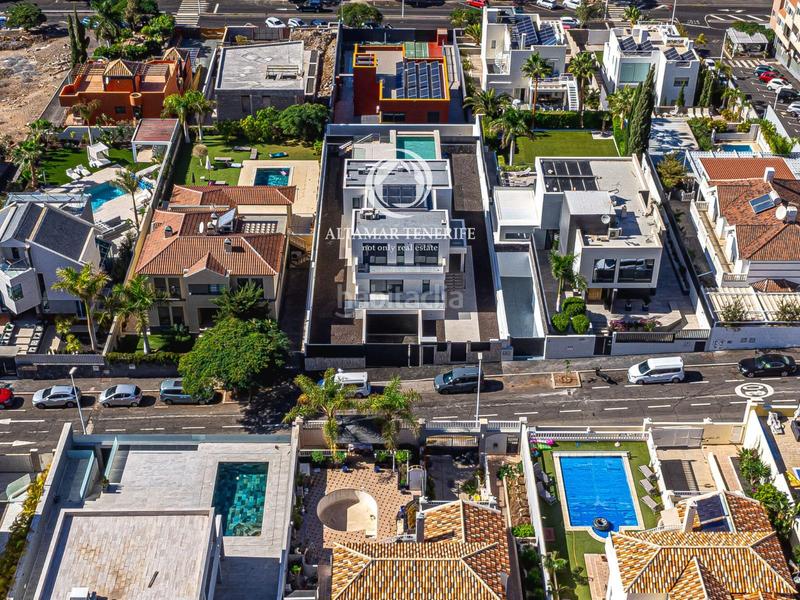 Foto d1cc2296-20f2-4b87-846f-0498673f02ed. House with parking pool in Playa Fañabé Alto Adeje