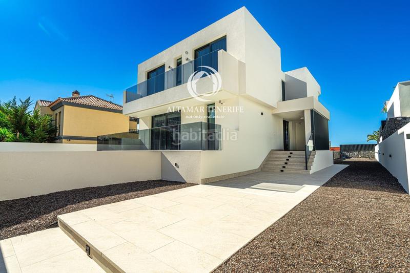 Foto d6be8943-a6ab-4361-b5a6-3258ac9c1a84. House with parking pool in Playa Fañabé Alto Adeje