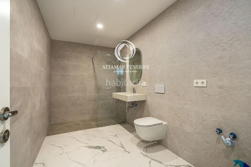 Foto fbdc8e5f-0936-4d14-9aaf-fdccc0c1715a. House with parking pool in Playa Fañabé Alto Adeje