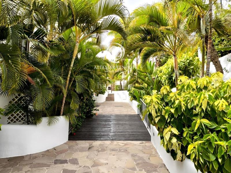 Foto dee63e06-c53e-4f84-a47a-fee3f09c418a. Apartamento  en playa paraíso con terraza, garaje y piscina comunitaria en Adeje