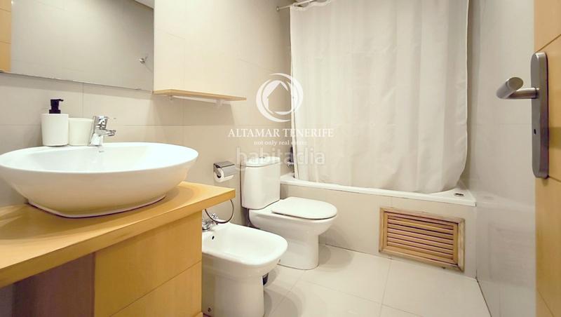 Foto f9a0d7a7-dc37-460f-b58a-036f03a88197. Apartamento  en playa paraíso con terraza, garaje y piscina comunitaria en Adeje