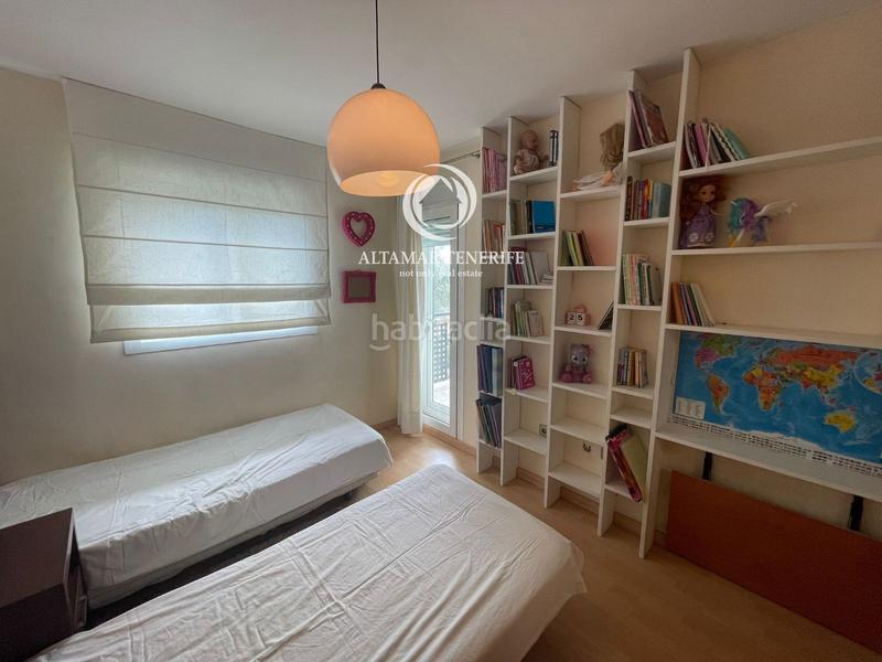 Foto ea41dc58-d79b-45b8-b4a5-12d95ec09f27. Casa a schiera con parcheggio piscina in Casco Urbano Adeje