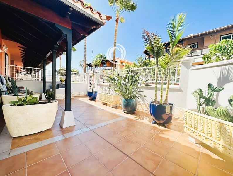 Foto 17d44268-3cbe-45da-a833-52be08774ac1. Casa a schiera con parcheggio piscina in Casco Urbano Adeje