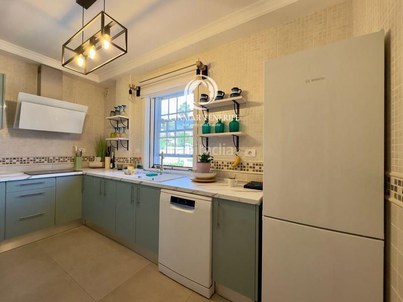 Foto 580c2629-0c8c-4e82-9239-2bc661796a76. Casa a schiera con parcheggio piscina in Casco Urbano Adeje