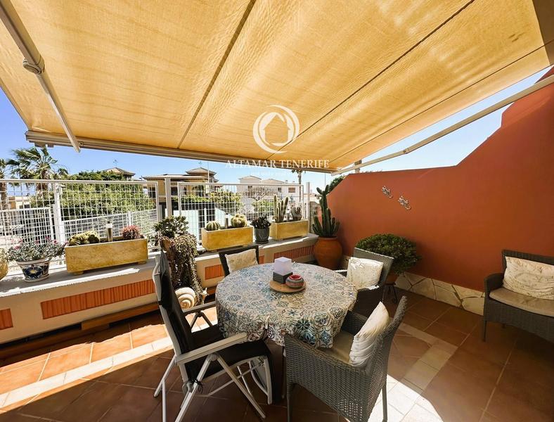 Foto 5dacdbd4-ba10-4e21-af59-d06b9df52a25. Casa a schiera con parcheggio piscina in Casco Urbano Adeje