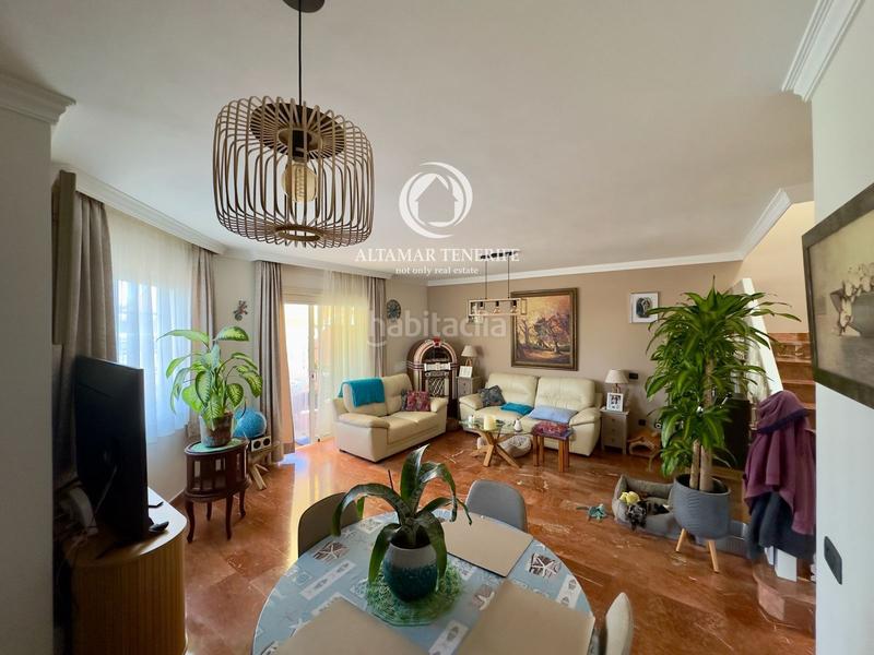 Foto 936f6d5b-d888-47af-aae8-fa60f0558f58. Casa a schiera con parcheggio piscina in Casco Urbano Adeje