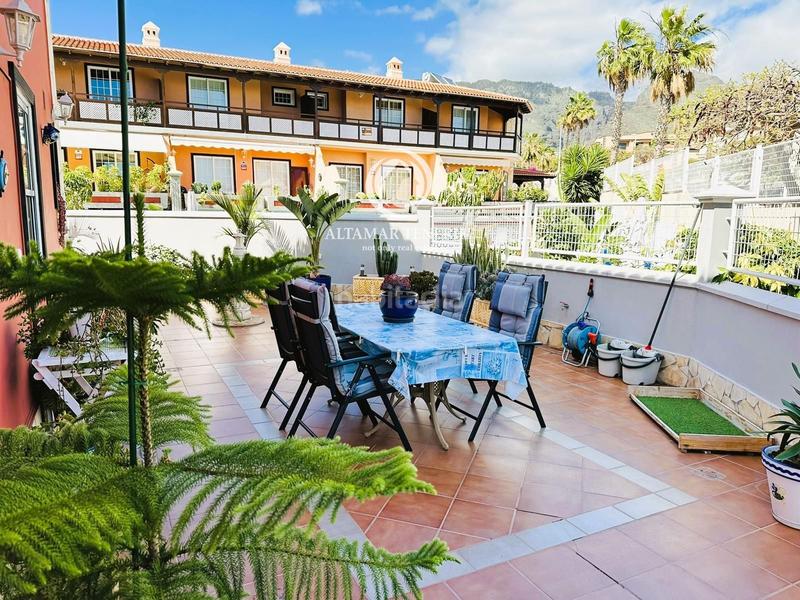 Foto b723d4af-e673-4da3-b0dc-71b7b122165f. Casa a schiera con parcheggio piscina in Casco Urbano Adeje