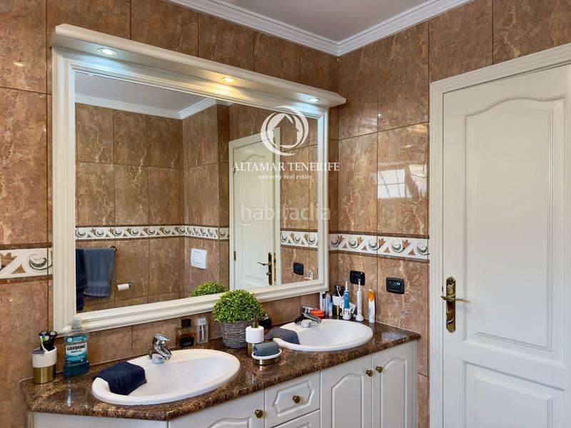 Foto c39c74f0-8d27-409b-a7fd-8b82ce29f368. Casa a schiera con parcheggio piscina in Casco Urbano Adeje