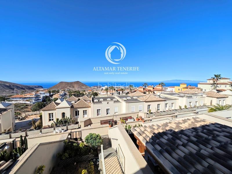 Foto 05f6b9a4-034f-4274-926d-89df6945bf97. Casa adossada amb aparcament a Chayofa Arona