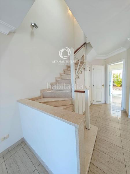 Foto 44835d1a-21e9-47e6-8740-36508f97a0ef. Casa adossada amb aparcament a Chayofa Arona