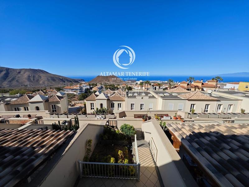 Foto a4ef074c-788e-4339-9a2c-c8bbe654fc9a. Casa adossada amb aparcament a Chayofa Arona