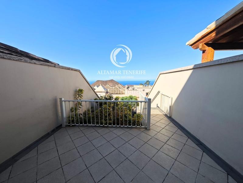 Foto cda0e642-fc0d-4753-960e-e4716b50d8e2. Casa adossada amb aparcament a Chayofa Arona