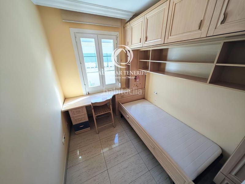 Foto f528aa83-fb1b-4a83-b781-e5d97961e6a6. Casa adossada amb aparcament a Chayofa Arona