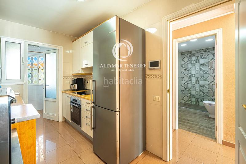 Foto c099aea5-85e8-4d9d-8dee-e68cb09fa4eb. Appartement avec parking piscine dans Playa del Duque Adeje