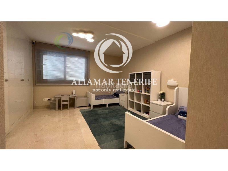 Foto 0df06a6d-e79b-44f8-bf15-1f4be9eb8877. Apartament amb aparcament a La Caleta Adeje