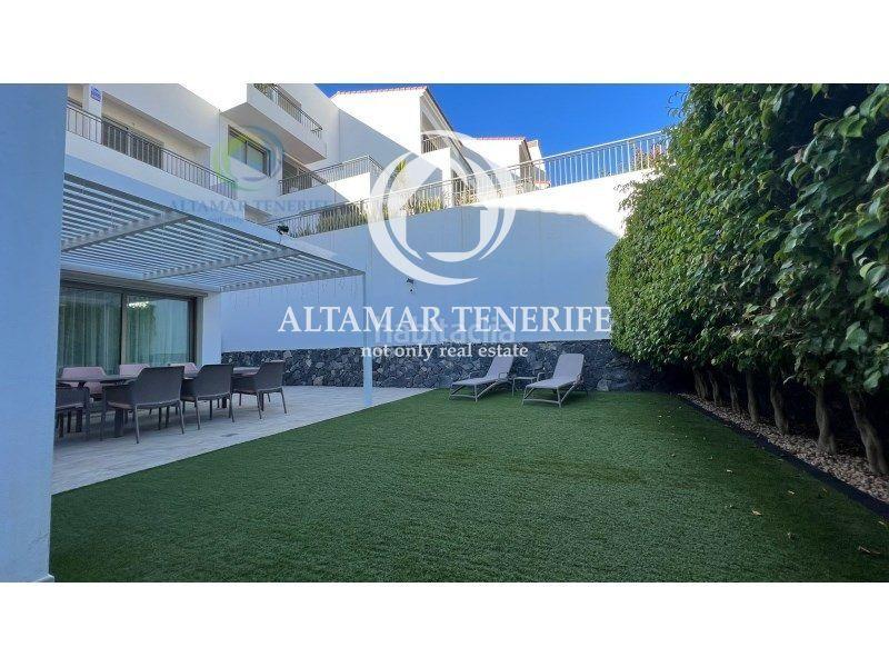 Foto 0e1a60af-d9d5-43fc-b8d8-de4e212cd961. Apartament amb aparcament a La Caleta Adeje