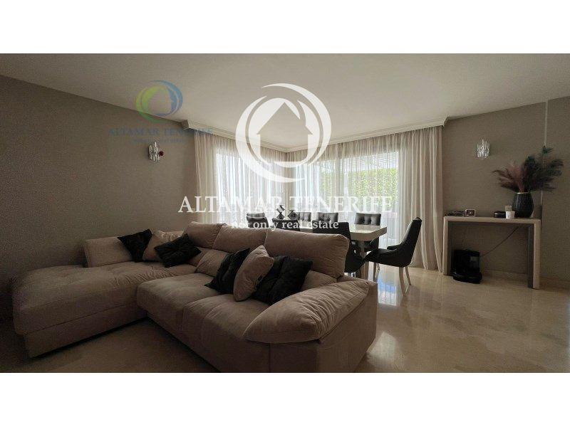 Foto 1f1fb361-e8c8-4c38-90bd-6772ec2b64af. Apartament amb aparcament a La Caleta Adeje