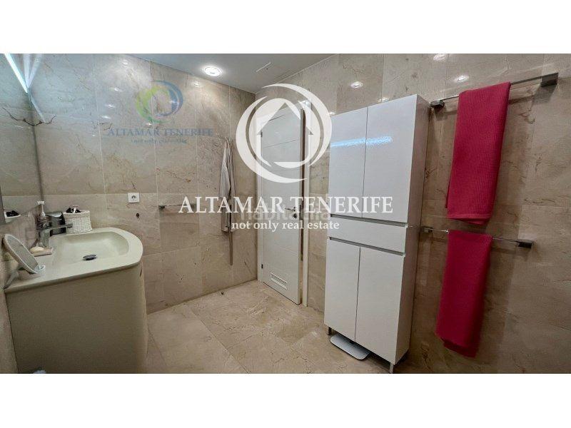Foto 26e4da78-e3dd-4e2f-bbaf-a821d9e48088. Apartament amb aparcament a La Caleta Adeje