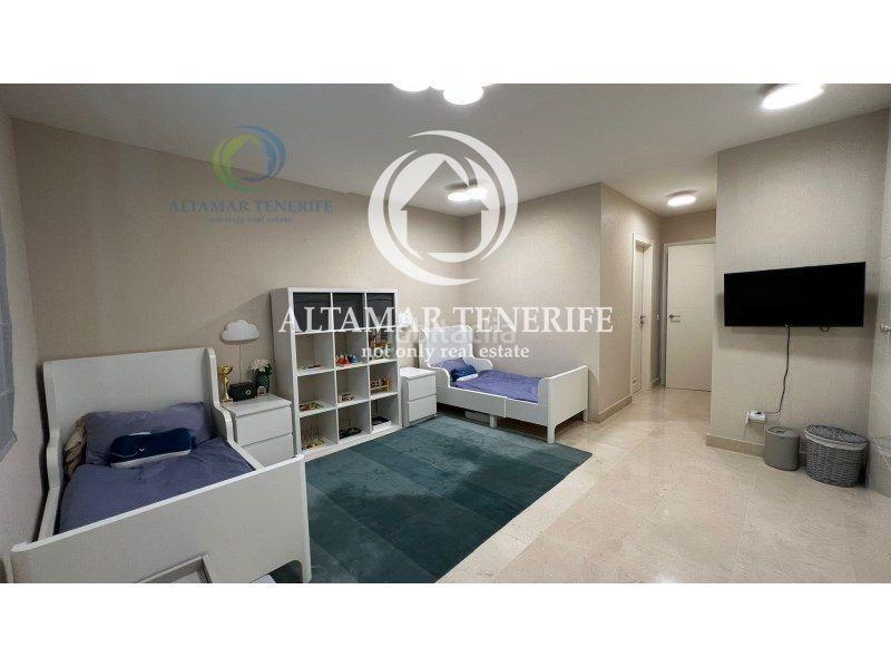 Foto 31cd7f63-f5a3-4061-8568-69a23a5e6469. Apartament amb aparcament a La Caleta Adeje