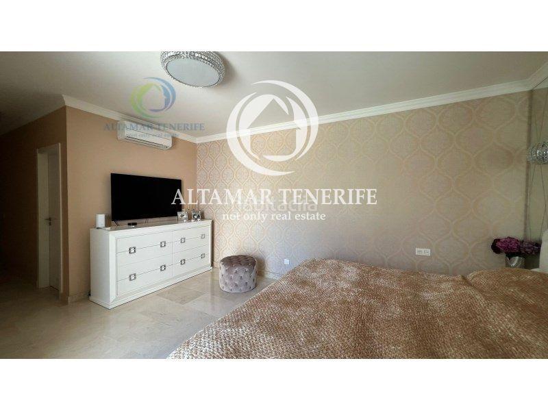 Foto 5dd0d654-9a01-4a72-9249-3a2c29708629. Apartament amb aparcament a La Caleta Adeje