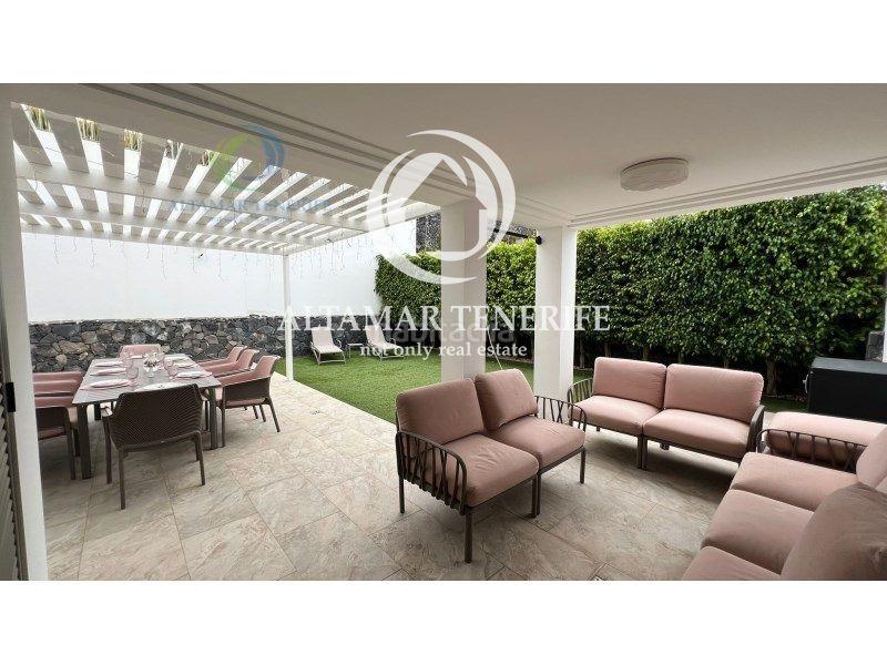 Foto a5563d70-c538-459c-9387-00d112143051. Apartament amb aparcament a La Caleta Adeje