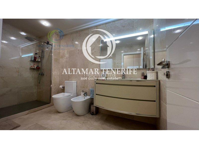 Foto b1d47634-c770-44fd-8864-24c147ef7818. Apartament amb aparcament a La Caleta Adeje