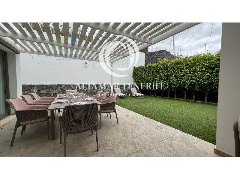 Foto da42b5b6-4689-42a1-893f-423316a9cf3b. Apartament amb aparcament a La Caleta Adeje