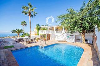 House  El picon. Villa con vistas al mar y piscina privada en callao salvaje