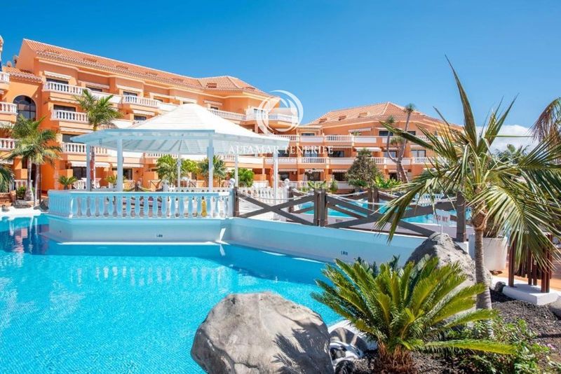 Foto 2b315a15-c15c-4e3a-973d-4f722bb9f243. Apartament amb piscina a Playa de las Américas Arona