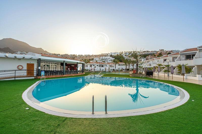 Foto 84e61c84-fe85-4e12-8753-e296a4d19ff3. Apartament amb piscina a San Eugenio Alto Adeje
