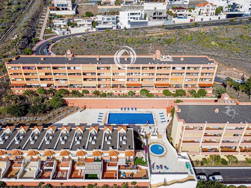 Foto 2d5135b6-e253-4927-a773-3dcdd9298204. Casa adossada amb aparcament piscina a Torviscas Centro y Alto Adeje