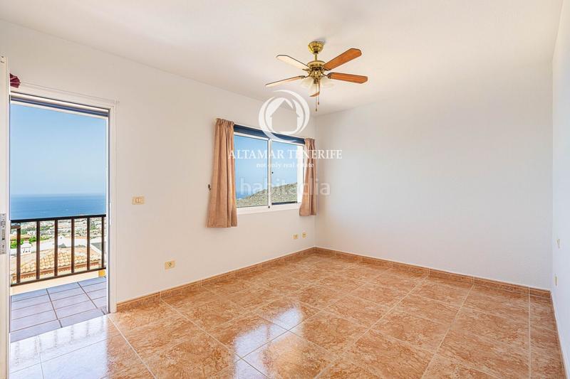 Foto cede7bbf-8537-486c-9e2d-438529cee080. Casa adossada amb aparcament piscina a Torviscas Centro y Alto Adeje