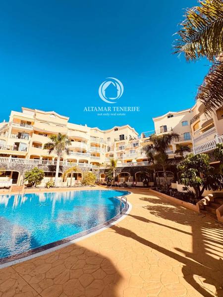 Foto 2883d3e0-2974-43e2-b137-9408c23a2b7e. Àtic amb piscina a Los Cristianos Arona