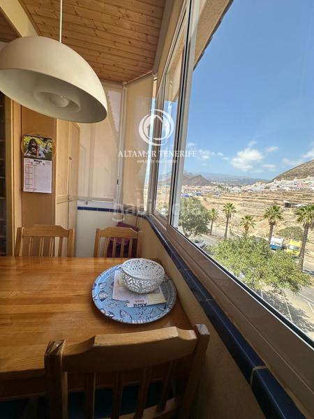 Foto 12b2549e-eaa1-4aa3-acb4-7683020a3f64. Ático  dúplex en Los Cristianos con vistas panorámicas al mar en Arona