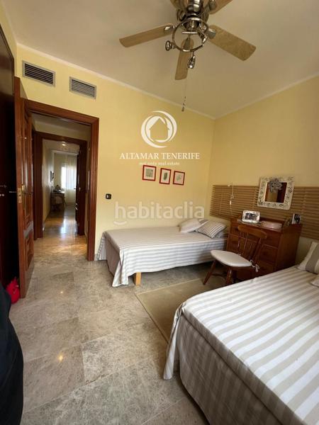 Foto 2f8fd046-75f5-4fa7-8c87-6ad00cae9f19. Ático  dúplex en Los Cristianos con vistas panorámicas al mar en Arona